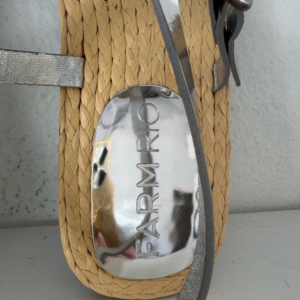NIB FARM Rio Silver Cross Strap Sandal Size 10 - Picture 5 of 8